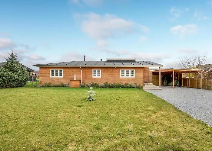 Dom wakacyjny Stunning In Sydals With Sauna