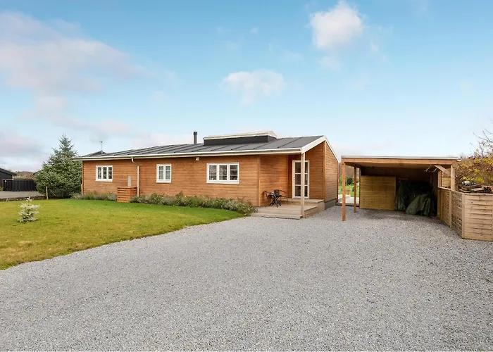 Dom wakacyjny Stunning In Sydals With Sauna